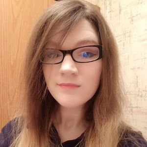 Meet your Posher, Adrienne